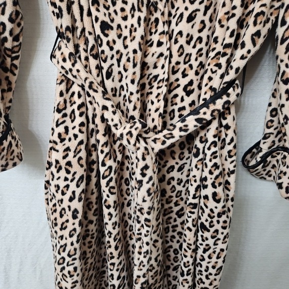 Vtg Womens Whispers Cheetah Leopard Velour Long Robe Sz Lg Mob Wife Grannycore - Picture 3 of 12